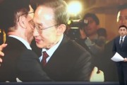 金昌李明博、朴槿惠给金文洙打气 鼓励其争取赢得韩国大选