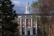 金昌美国务院指示领事馆恢复处理哈佛大学国际学生签证