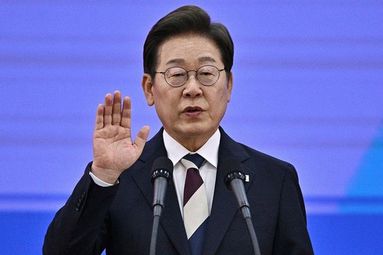 重回青瓦台 复苏经济 弥合社会裂痕 韩国新总(📸)统有哪些执政计划？